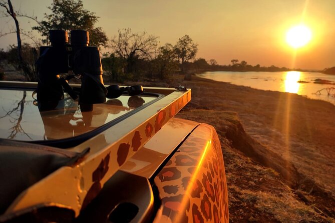 Baobab-Sunrise-Sunset-Vulture-Moonlight Safaris, 4 Options - From historic buildings to the bush