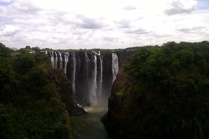 Bungee Jumping at The Victoria Falls Bridge - The Victoria Falls Bridge gives this jump its drama