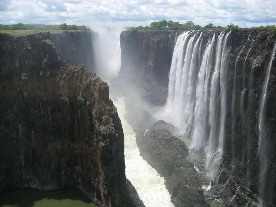 From Kasane: Victoria Falls Day Trip (Zimbabwe side) - Lunch and a Taste of Victoria Falls Town