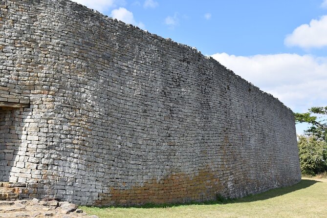 Great Zimbabwe - Reading the valley ruins