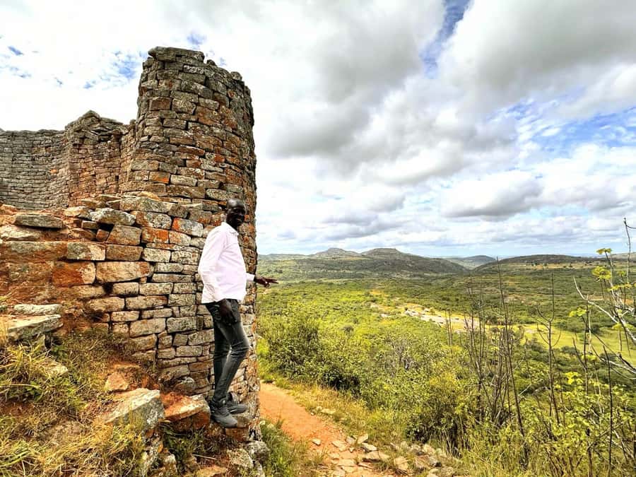 Great Zimbabwe: The World's View Historical Site !! - The four-hour road from Harare to Masvingo