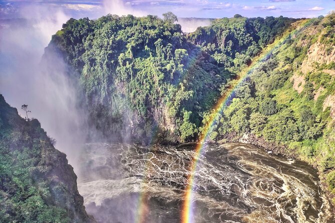 Guided Tour of the Falls (ZIM side) Wildlife Safari, by Savannah - Timing, meeting point, and the entrance delay