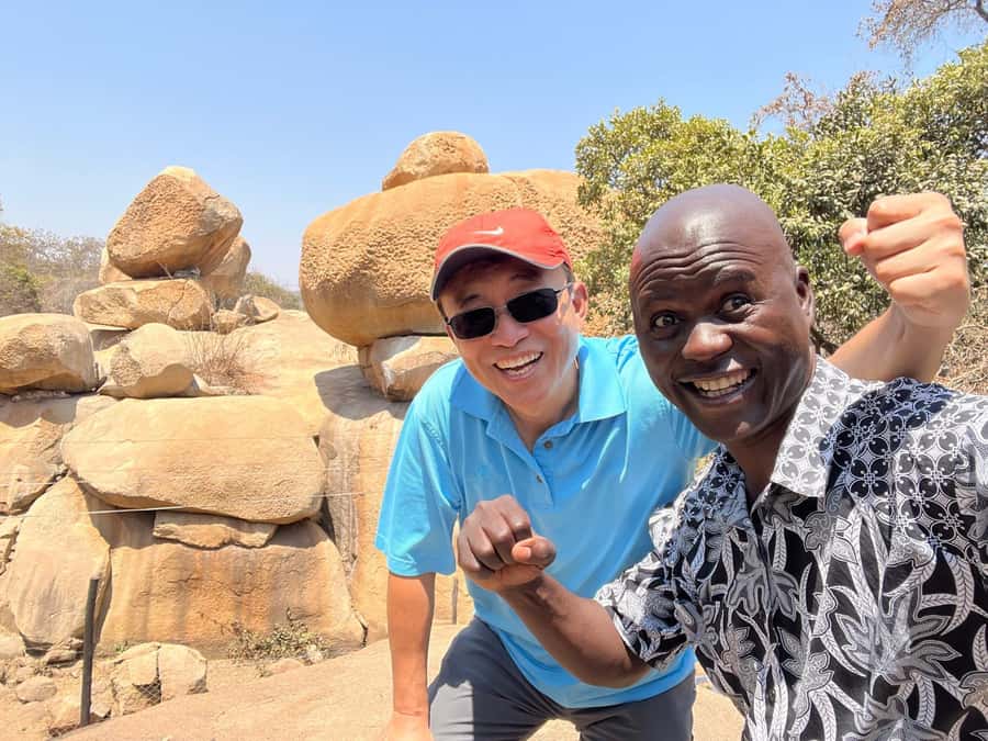 HARARE CITY TOUR ADVENTURES !! - Understanding National Heroes Acre