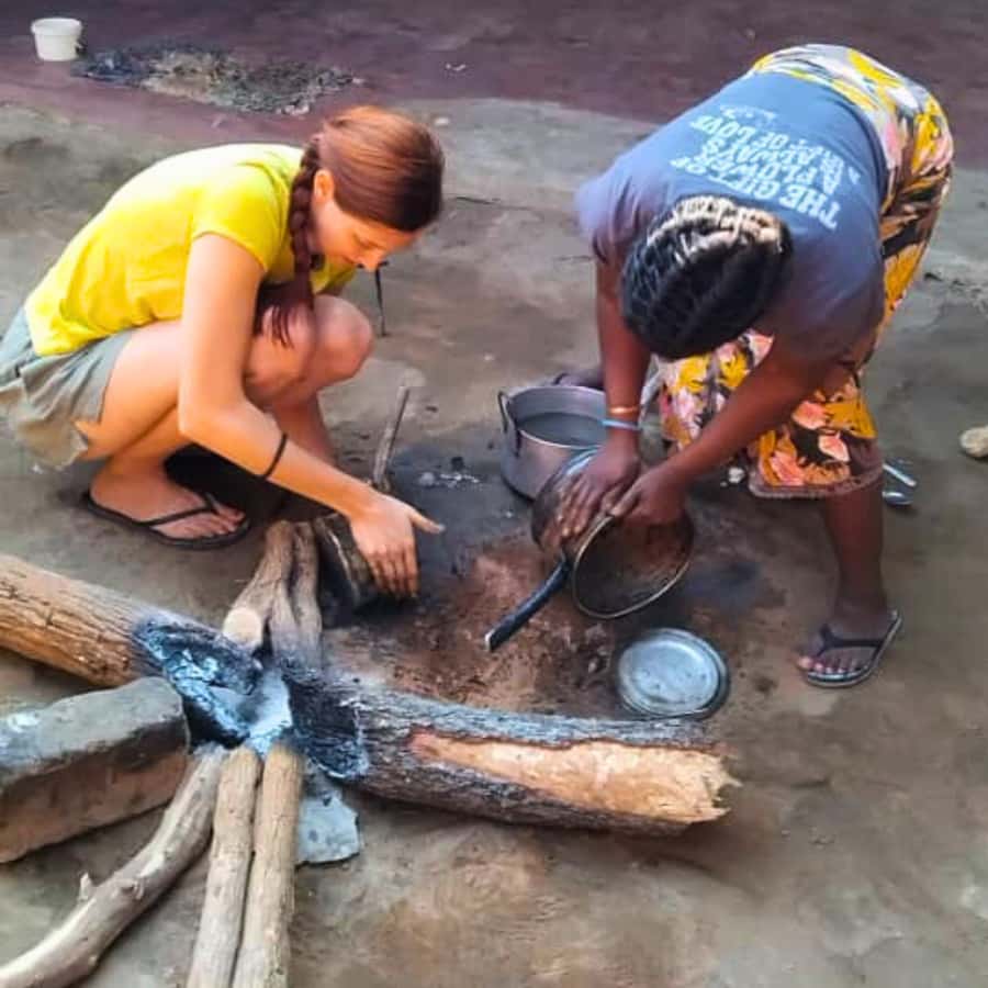 Livingstone: Amazing Traditional Village & Dance Culture - The sunset canoe on the Zambezi