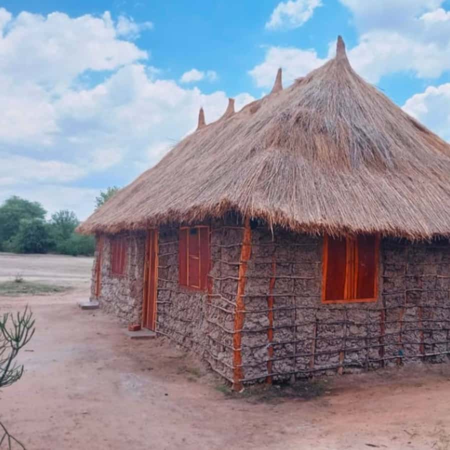 Livingstone: Amazing Traditional Village & Dance Culture - Meeting Alex and entering Muke village