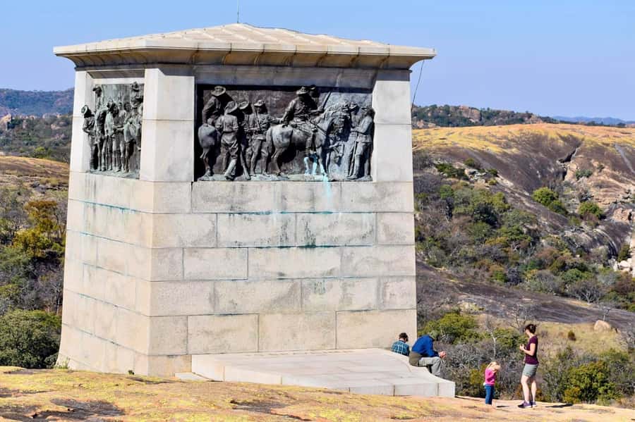 Matobo Hills Day Trip with Rhino Tracking - Bushmen paintings and the human story of Matobo