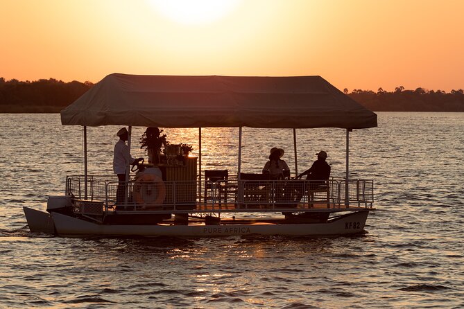 Private Sunset Cruise on the Zambezi River - Service from the captain and host