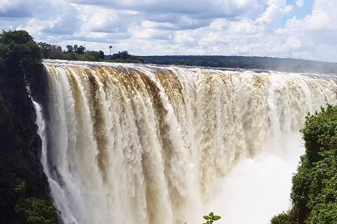 Small-Group Devil's Pool and Livingstone Island Tour - The border crossing from Zimbabwe into Zambia