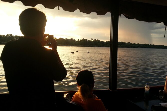 Standard Sunset Cruise - How busy is the river?