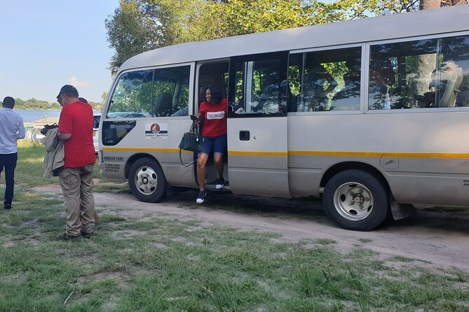 Victoria Falls Airport Transfer - A short drive with local nature talk