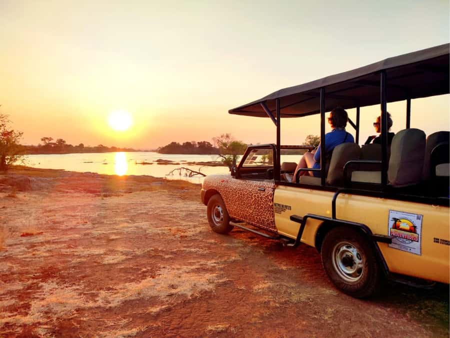 Victoria Falls: Baobab Safari - Sunrise and Mid Morning - What to bring for a sunrise or mid morning departure