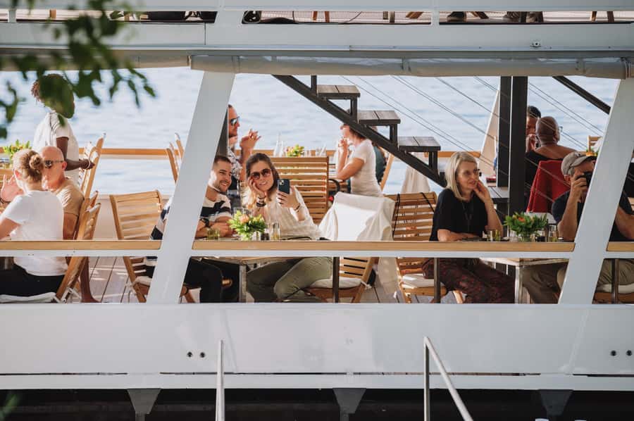 Victoria Falls: Dinner Cruise on the Zambezi River - Should you book it?