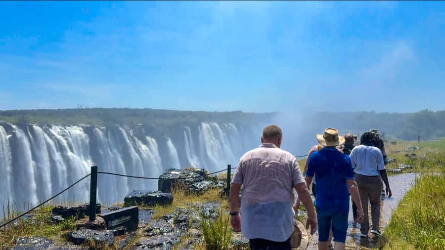 Victoria Falls: Guided Tour of the Victoria Falls - Mist, raincoats, and what to bring
