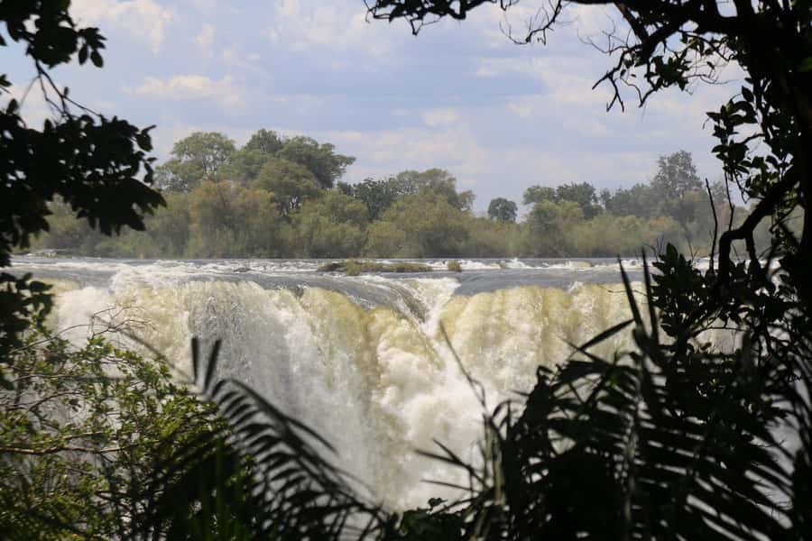 Victoria Falls Guided Tour with High Tea - Is the Victoria Falls guided tour with high tea worth booking?