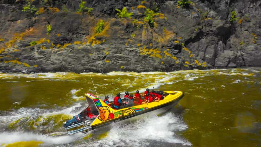Victoria Falls: Jetboat Adventure Experience - The 465-horsepower ride toward the Boiling Pot