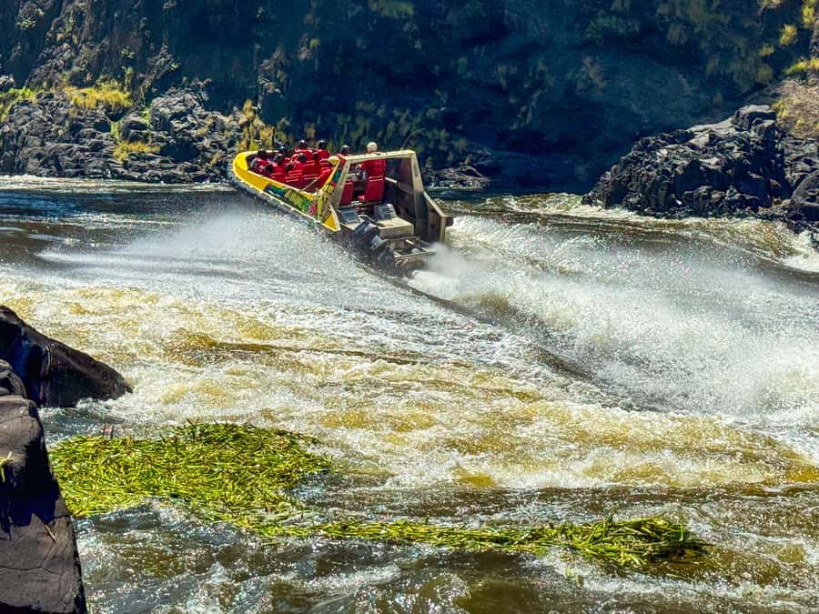 Victoria Falls: Jetboat Adventure Experience - Water, clothing, and packing advice