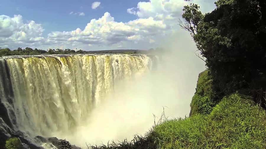 Victoria Falls: Private Guided Tour of the Falls - Walking through the viewpoints for three hours