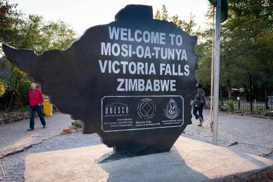 Victoria Falls: Private Guided Tour of the Falls - Hotel pickup in Victoria Falls Town