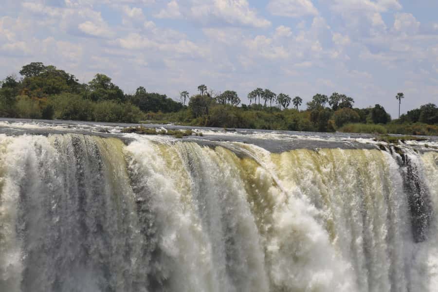 Victoria Falls: Private Guided Tour of the Waterfalls - Spray, raincoats, and what to wear