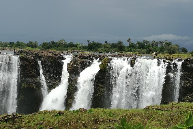 Victoria Falls : Scenic Day Tour, Lunch & Helicopter Flight - Lunch at Lookout Cafe or Baines Restaurant