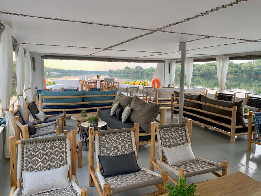 Victoria Falls: Sunset Cruise and Dinner at The Eatery - Pickup from Victoria Falls and the trip to the river