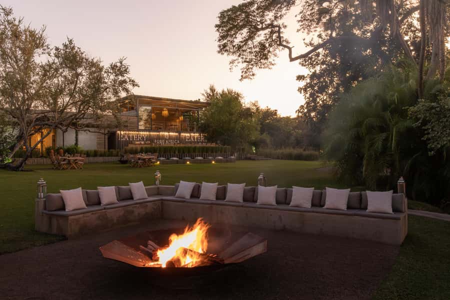 Victoria Falls: The Eatery Dinner Experience - Key points to know