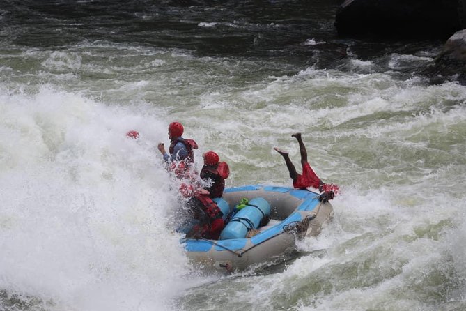 White Water Rafting in Zimbabwe - Lunch at rapid 19 or rapid 23