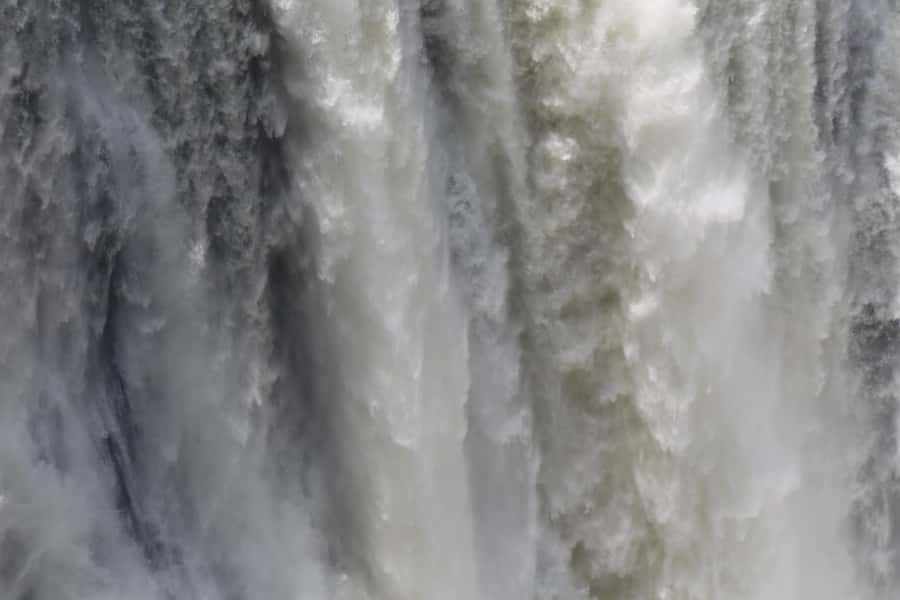 Zimbabwe & Zambia: Guided Tour of the Falls from Both Sides - Why seeing both sides of Victoria Falls is worth your time