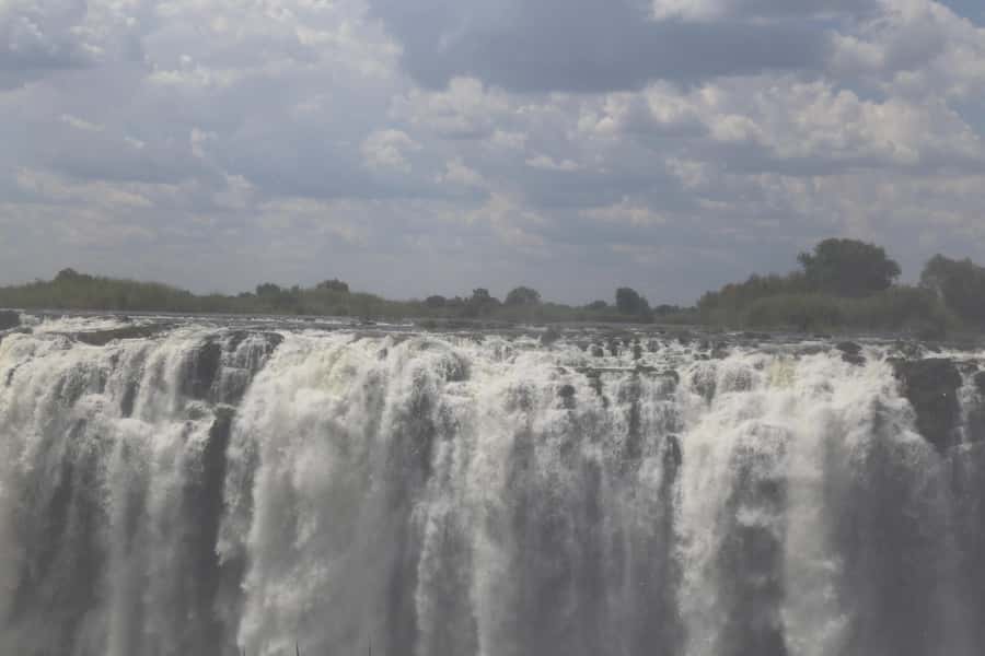 Zimbabwe & Zambia: Guided Tour of the Falls from Both Sides - Crossing Victoria Falls Bridge between Zimbabwe and Zambia